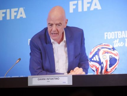 presidente-da-fifa-assegura-ira-na-copa-e-sustenta-jogos-nos-eua-em-meio-a-tensoes