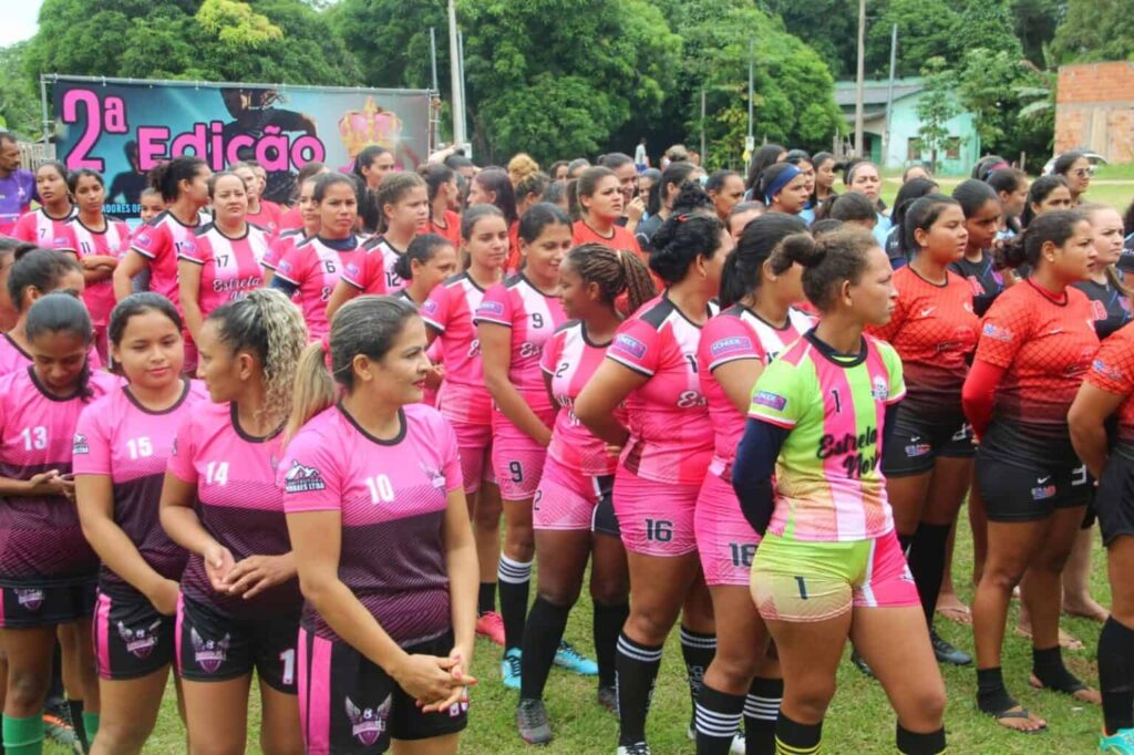 Abertura da Copa Clarice Mota de futebol de campo na comunidade do Florentino em Sena Madureira.