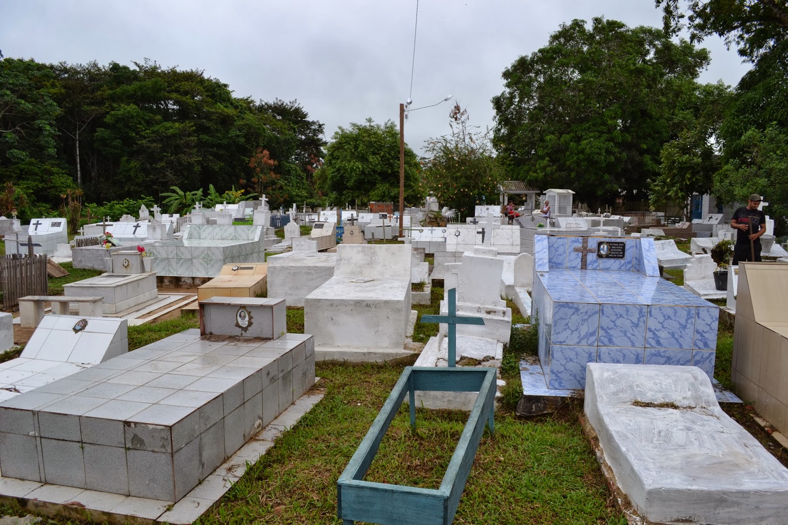Justiça mantém decisão que rejeita ação sobre ampliação de cemitério em Tarauacá durante a pandemia