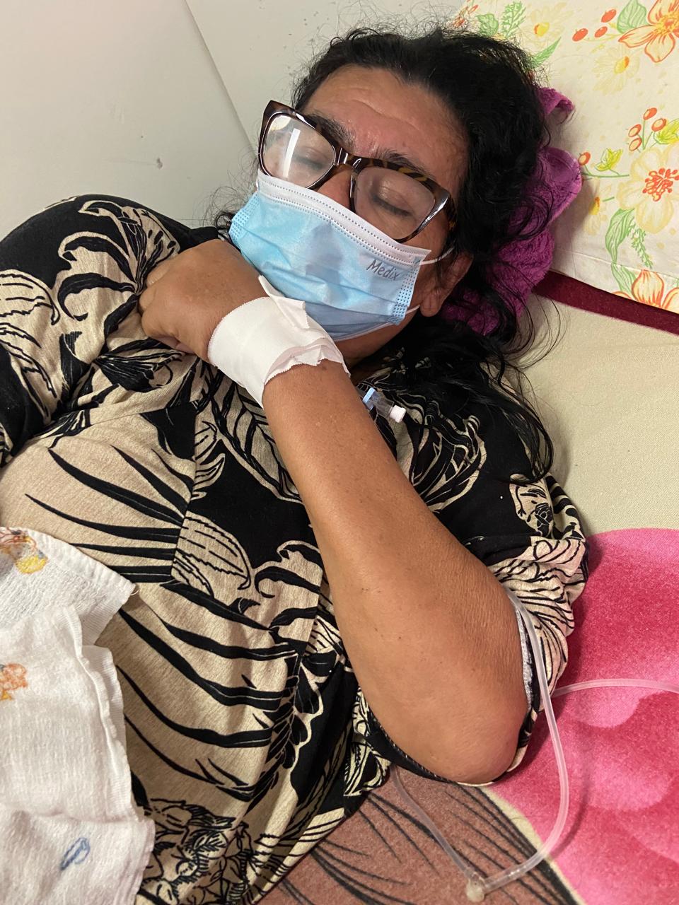 Filha de paciente diabética faz apelo emergencial para salvar pé da mãe