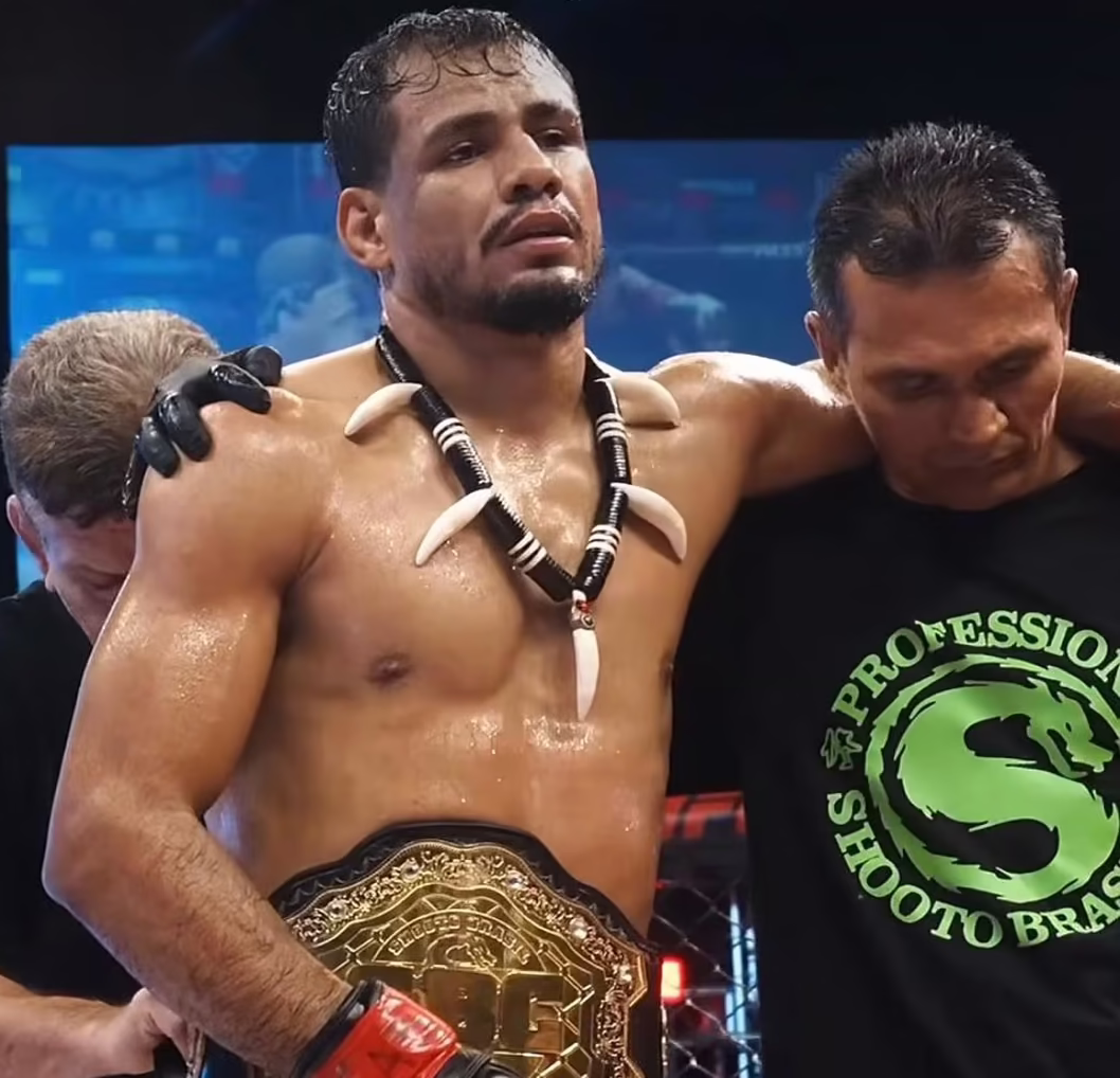 Acreano Wendel Almeida conquista cinturão após desclassificação de adversário no Shooto Brasil