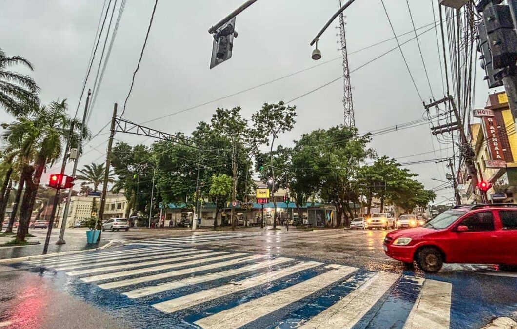 Volume de chuva dispara e cinco municípios do Acre superam 200 mm em apenas três dias
