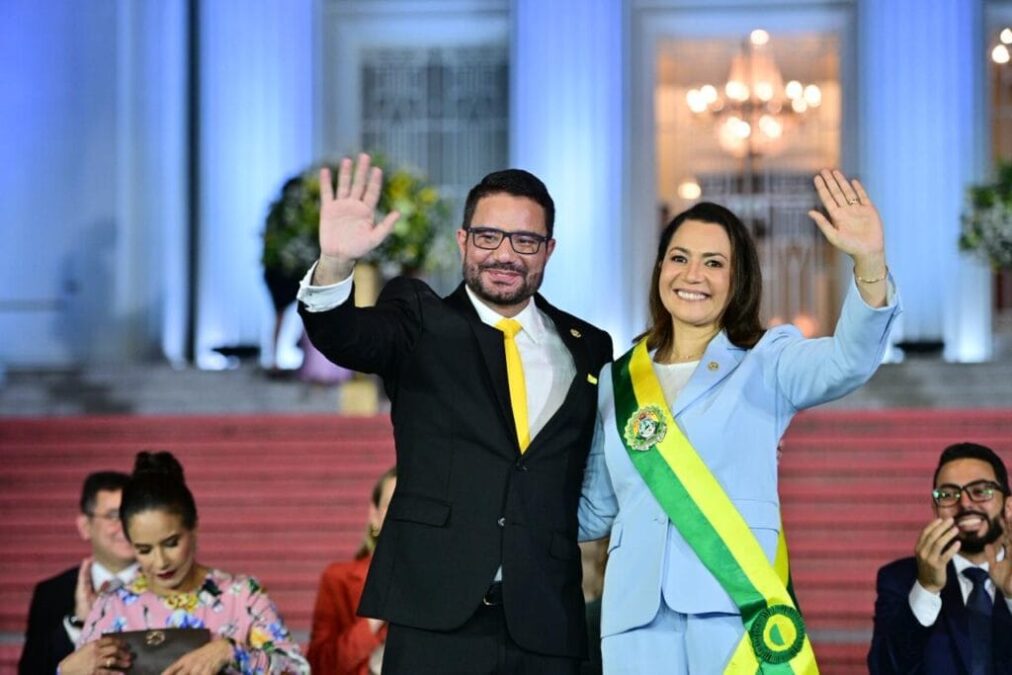 Gladson passa governo a Mailza, que define prioridades