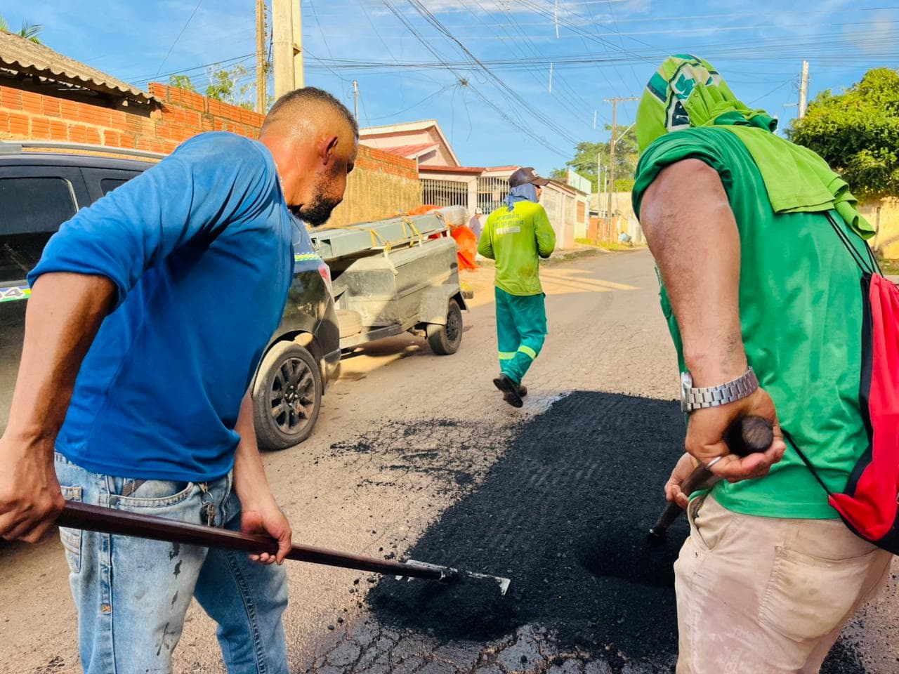 Deracre e Prefeitura de Brasileia executam operação tapa-buracos em vias urbanas
