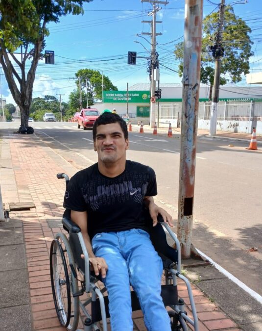 Jovem vence batalha pelo BPC e expõe desafios do sistema