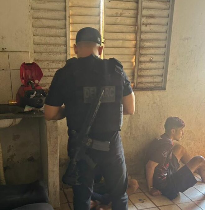Polícia Civil prende dois por tráfico e apreende drogas em bairro de Rio Branco