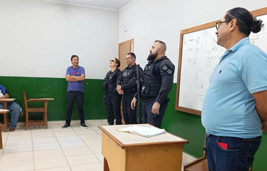 Polícia Penal do Acre realiza palestra sobre prevenção ao crime na Vila Acre.