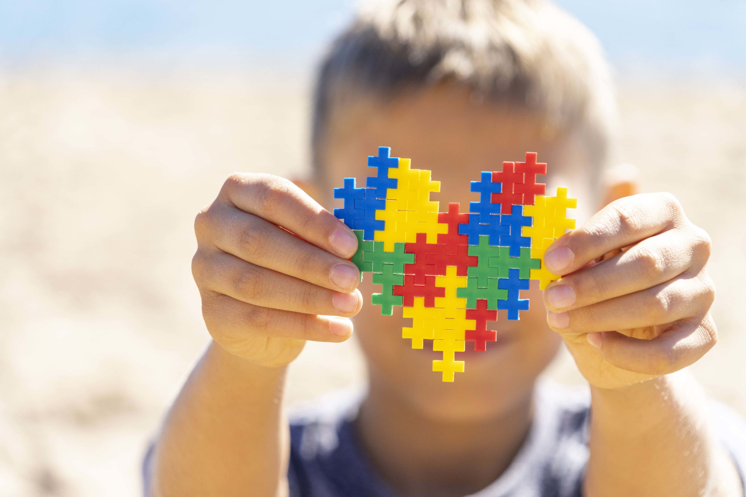 Pesquisa aponta que mulheres são maioria entre cuidadoras de pessoas com autismo no Brasil