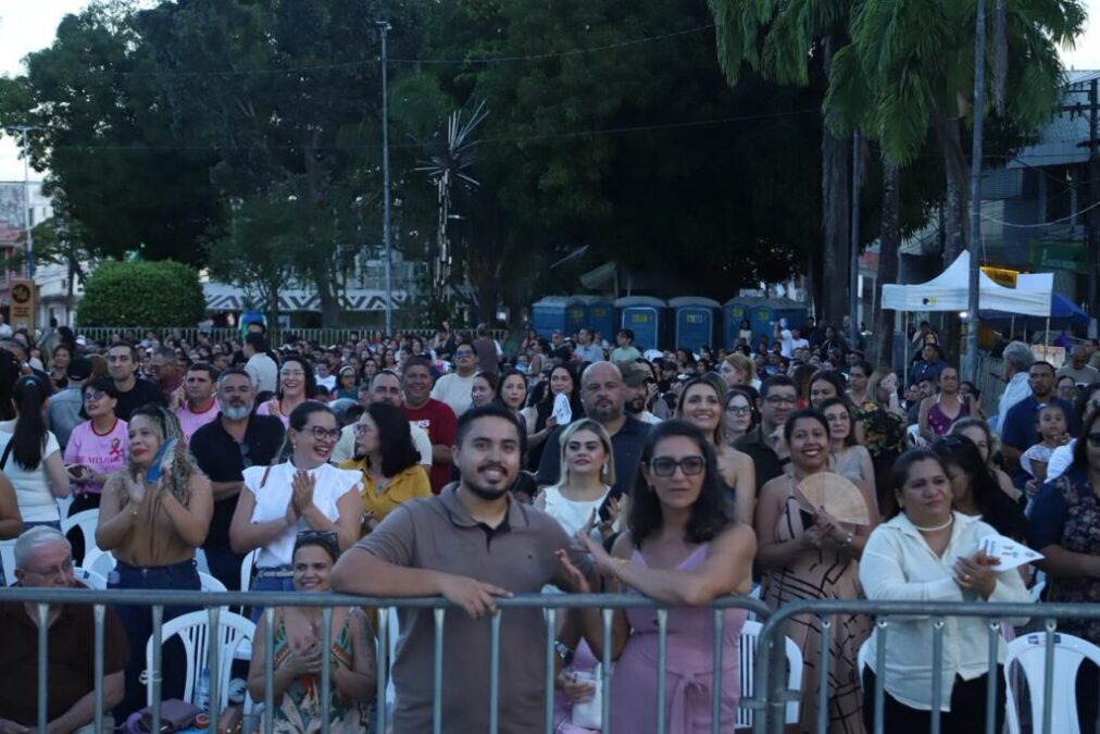 População acompanha cerimônia de transmissão de cargo entre Gladson Camelí e Mailza Assis