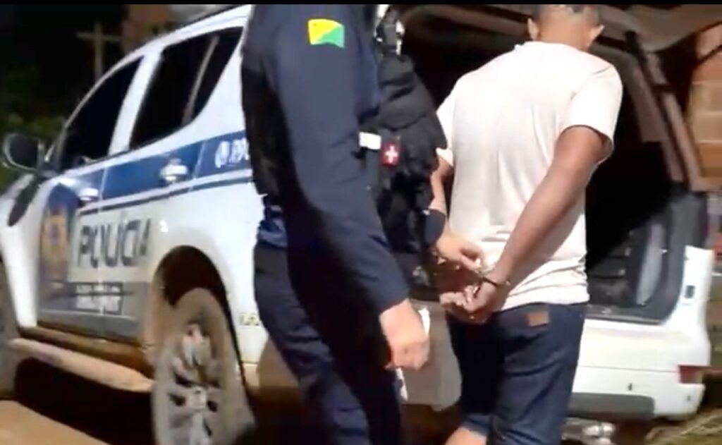 Apreensão de adolescente com arma de fogo no Ramal Chico Sobrinho em Rio Branco.