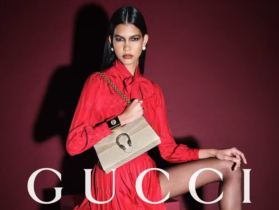 Descendente do povo Kaxinawá, modelo de Sena rompe barreiras e chega à Gucci