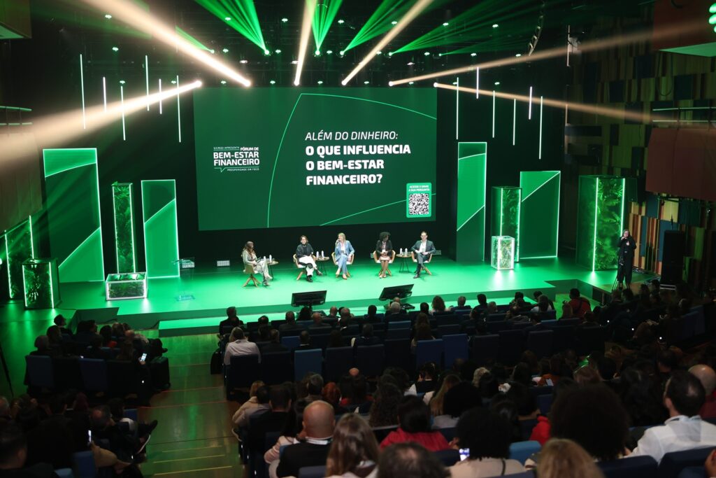 Fórum do Sicredi sobre bem-estar financeiro realizado em São Paulo.