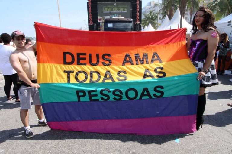 Dia Internacional contra a LGBTfobia reforça luta por direitos e respeito.