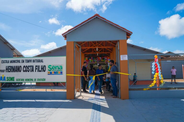 Escola tempo integral Sena Madureira Hermano Filho alunos