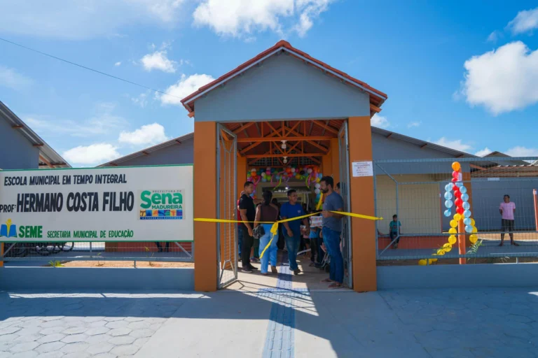 Escola tempo integral Sena Madureira Hermano Filho alunos