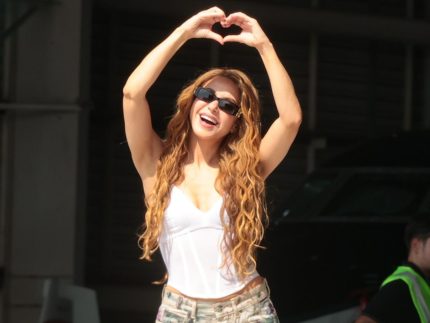 atraso-de-shakira-no-show-do-rio-tem-relacao-com-a-saude-do-pai-da-cantora,-diz-site