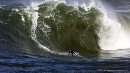 surfistas-da-elite-das-“ondas-gigantes”-se-reunem-em-itacoatiara,-em-niteroi