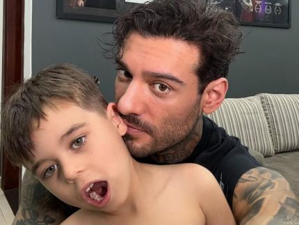 lucas-lucco-surge-em-registro-raro-com-o-filho-nas-redes-sociais:-“seu-amor-me-salva”
