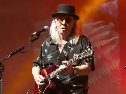 adeus-a-luiz-carlini:-lenda-do-rock-brasileiro-e-parceiro-de-rita-lee-morre-aos-73-anos