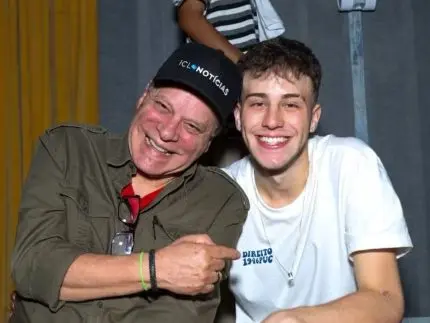Após diagnóstico de câncer, ex-âncora da Globo Chico Pinheiro recebe apoio do filho