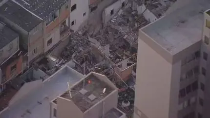 Explosão em tubulação de gás atinge mais de 40 imóveis e deixa um morto na zona Oeste de SP