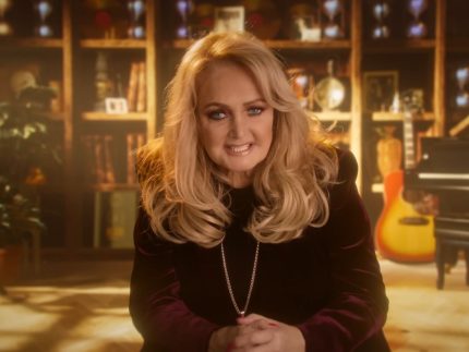 cantora-bonnie-tyler-permanece-internada-e-se-recupera-apos-coma-induzido