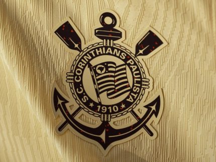 stjd-denuncia-corinthians-por-tres-infracoes-no-classico-contra-o-sao-paulo;-entenda
