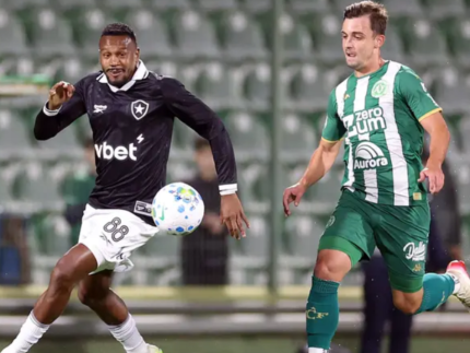 menos-de-um-ano-apos-vencer-o-psg,-botafogo-cai-para-a-chapecoense-e-escancara-crise
