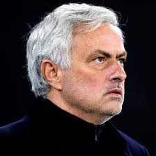 mourinho-da-adeus-ao-benfica-e-fica-perto-de-retorno-ao-real-madrid.-saiba-mais!