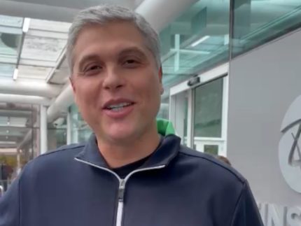 joel-datena-tem-alta-e-deixa-o-hospital