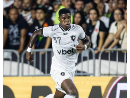 tecnico-do-panama-bate-boca-com-reporter-por-corte-de-joia-do-botafogo-em-convocacao-para-copa
