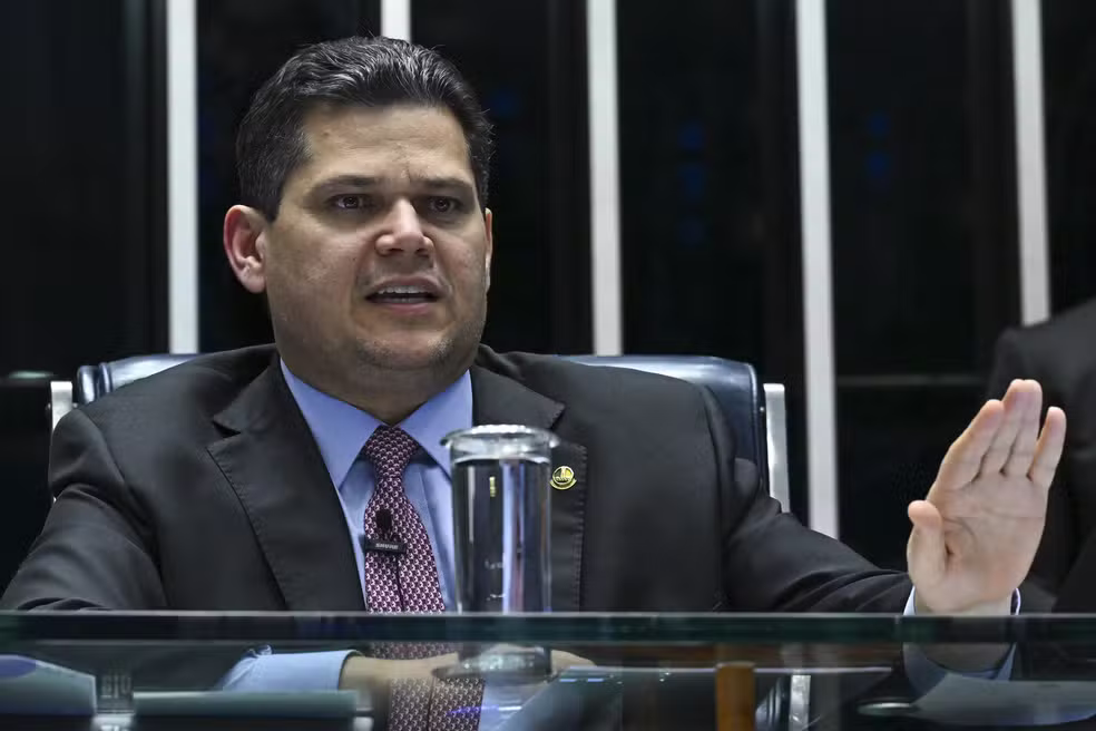 Davi Alcolumbre durante sessão do Congresso Nacional que resultou na promulgação da Lei da Dosimetria.