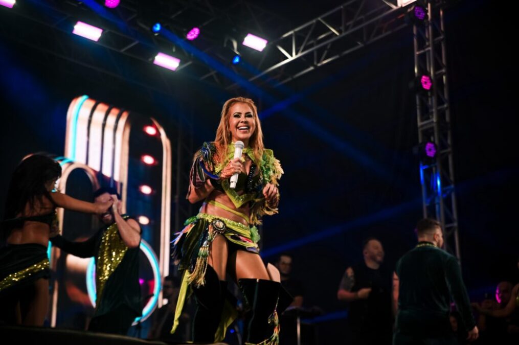 Show de Joelma reúne multidão e marca Dia do Trabalhador em Cruzeiro do Sul