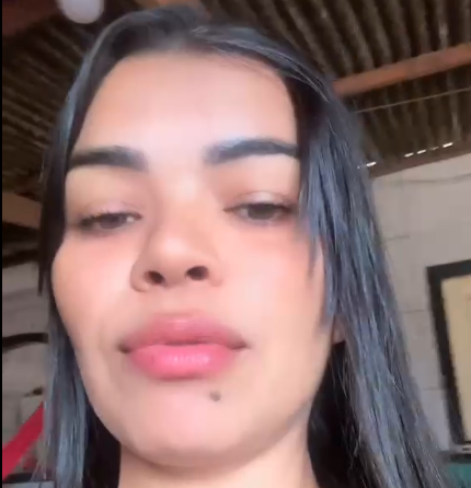 Moradora de Sena Madureira grava vídeo defendendo prefeito após repercussão de suposto calote em show.