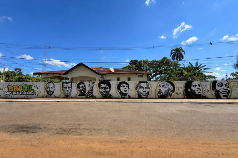 Grafiteiro do Acre mural ídolos futebol