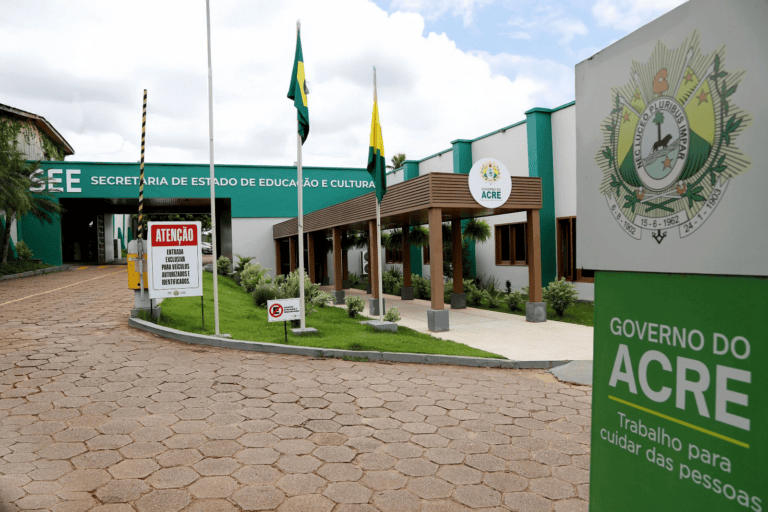 Governo prorroga suspensão das aulas presenciais em todo o Acre após ataque em escola