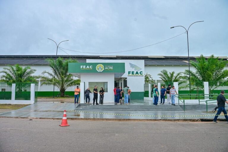 obra de reforma em prédio público no Acre.