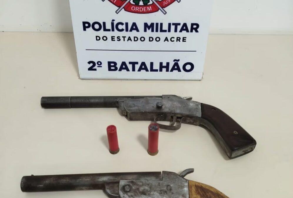PM apreende duas escopetas em casa abandonada no Belo Jardim II após denúncia de homens armados em Rio Branco