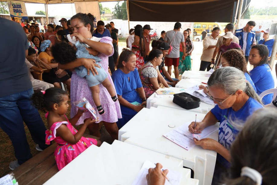 Saúde Rural leva consultas e vacinação para moradores da Transacreana