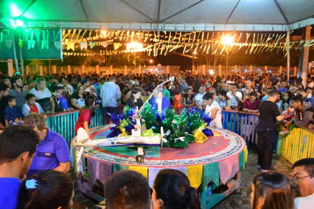 Noitada do arraial patrocinada pela Prefeitura terá bingo de novilhas, sorteio de pix e mais de 200 galinhas