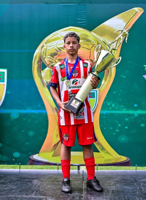 Jovem de Manoel Urbano brilha e conquista título na Copa Rio Branco