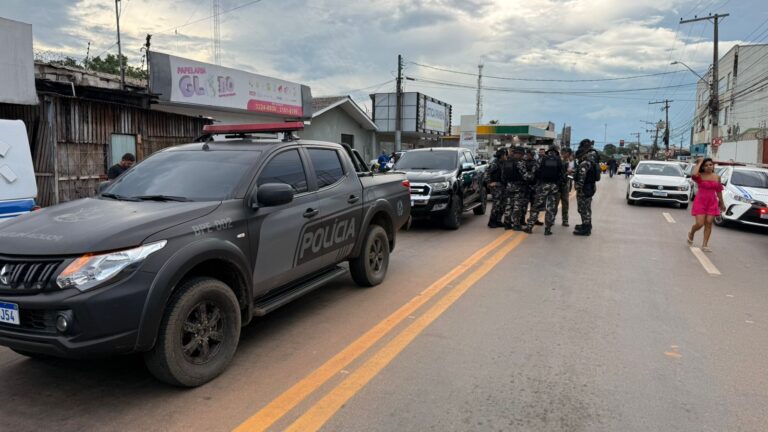 Escola isolada pela polícia após ataque a tiros no Instituto São José em Rio Branco