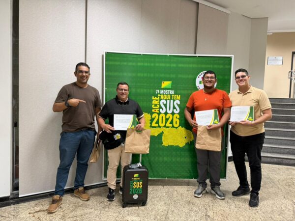 Equipe da Vigilância em Saúde de Sena Madureira celebra premiação conquistada na Mostra Aqui Tem SUS com projeto sobre combate à tuberculose.