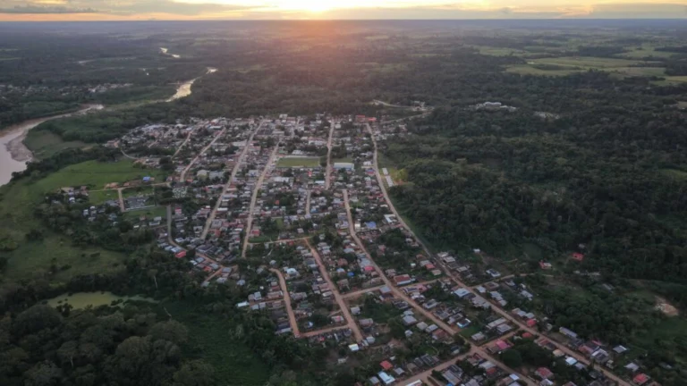 Vista aérea do município de Assis Brasil.