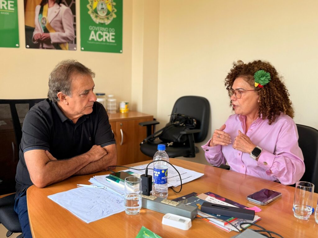 Ex-deputada Perpétua Almeida cobrando esclarecimentos sobre recursos da Maternidade de Tarauacá.