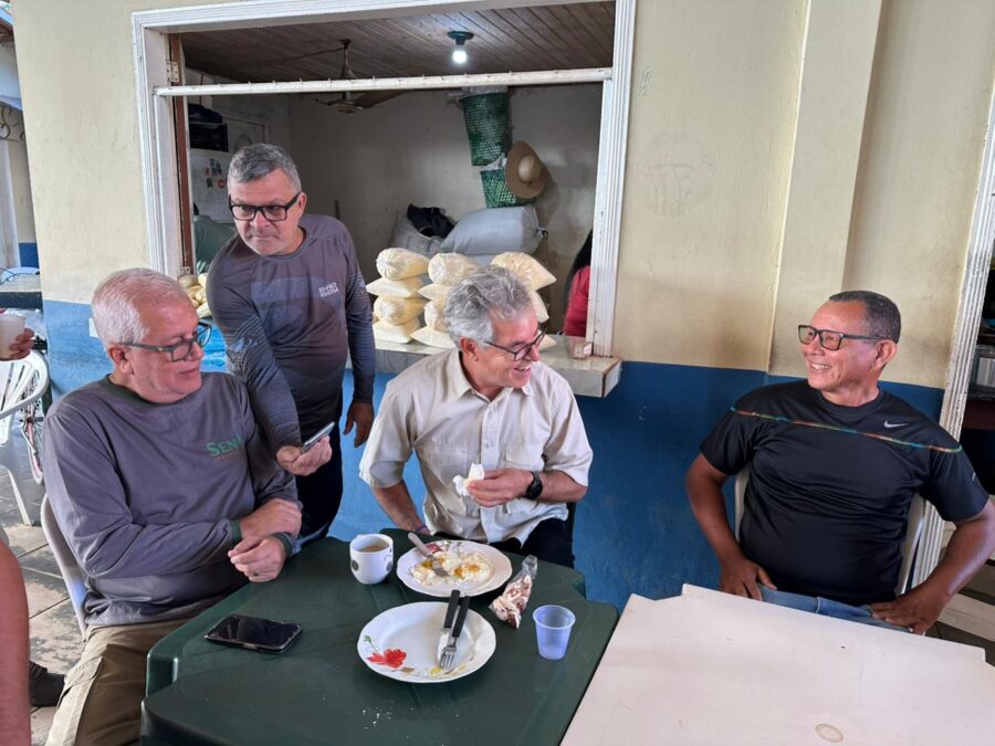 Ex-presidente da Apex, Jorge Viana, chega a Sena Madureira e visita a Feira dos Colonos