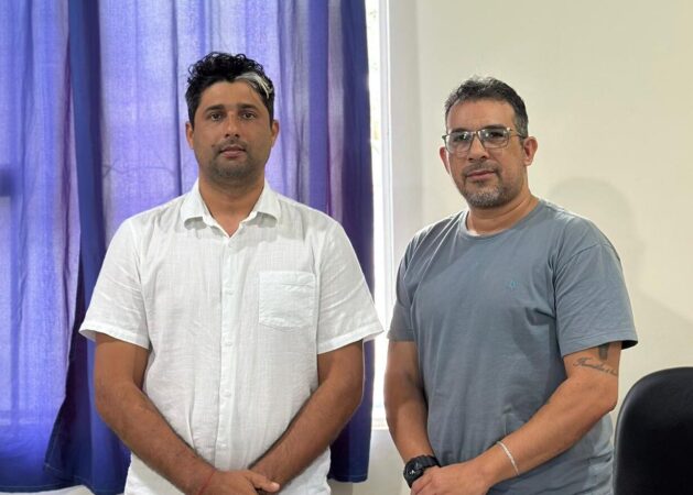 Vereador Real durante reunião sobre projeto de saúde em Sena Madureira.