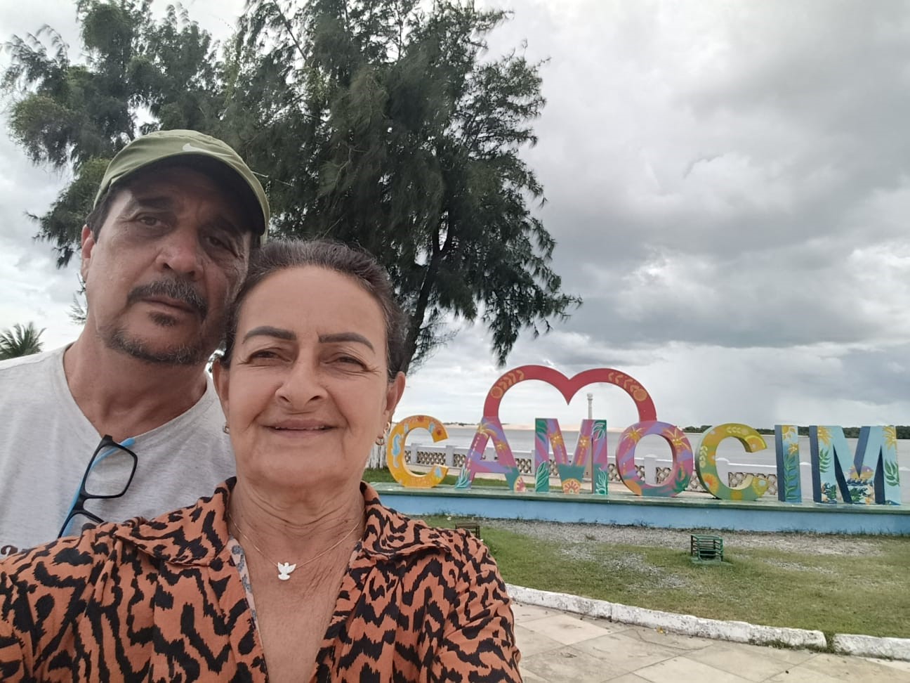 Casal de Sena Madureira viaja em caminhonete adaptada pelo Brasil