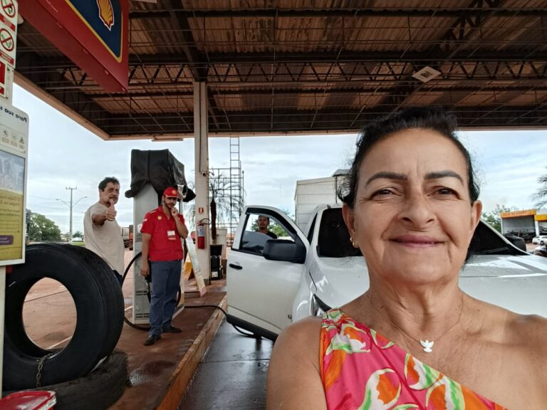 Casal de Sena Madureira viaja em caminhonete adaptada pelo Brasil