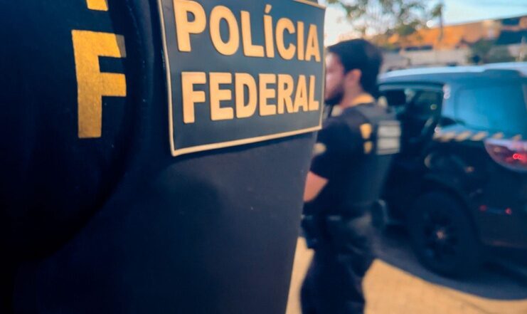 Agentes da Polícia Federal captura foragido deportado dos Estados Unidos